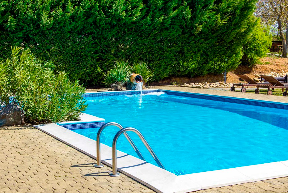 Cómo mantener el agua de tu piscina durante una ola de calor