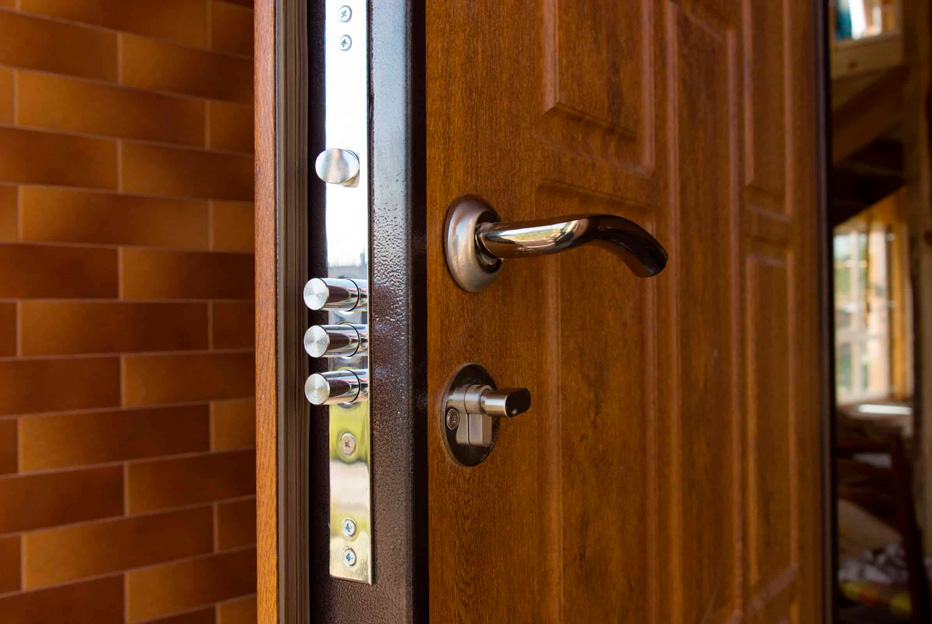 ¿A qué debes prestar atención al comprar una puerta blindada?